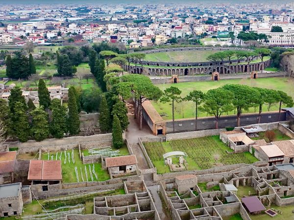 Pompeii and its Gardens guided tour 2.5 hours - Tour Guide Pompei