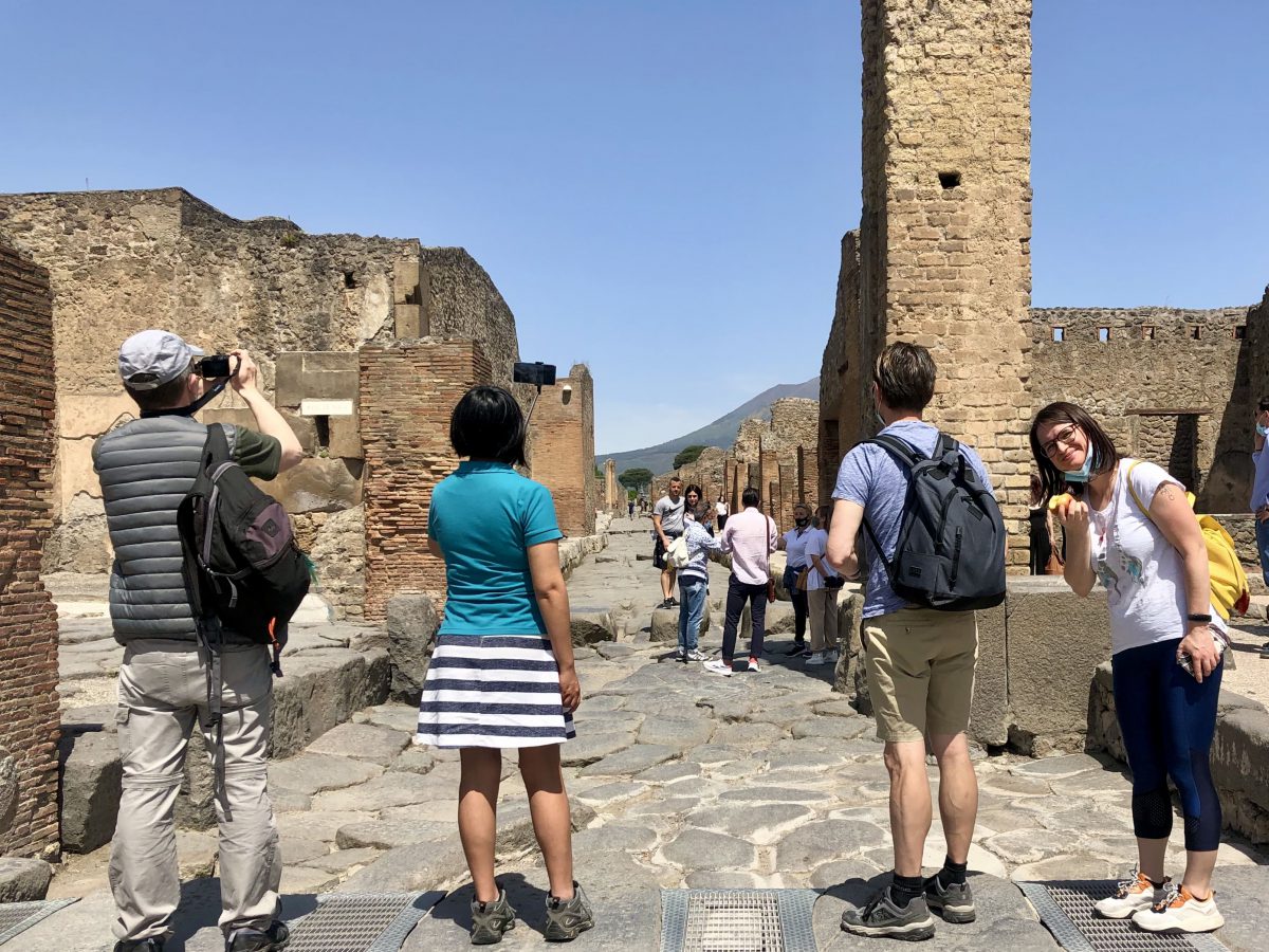 guide tour pompeii